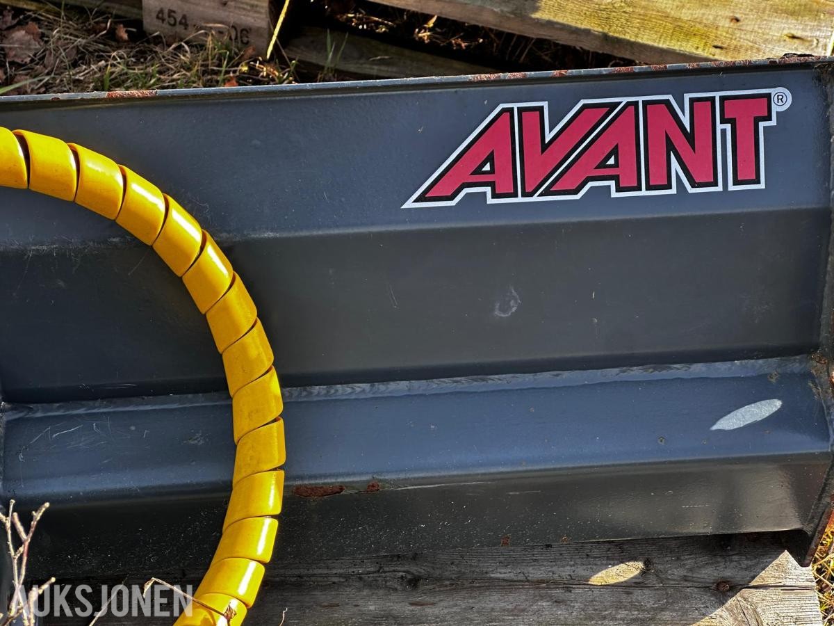 2009 Avant planerings-/snøskjær med hydraulisk vinkling